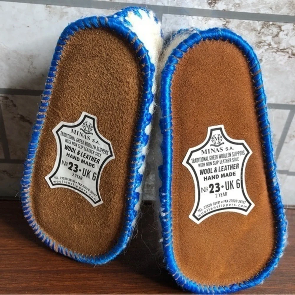 Minas‎ Greek handmade children’s Leather and wool slippers Pom-pom Size 3